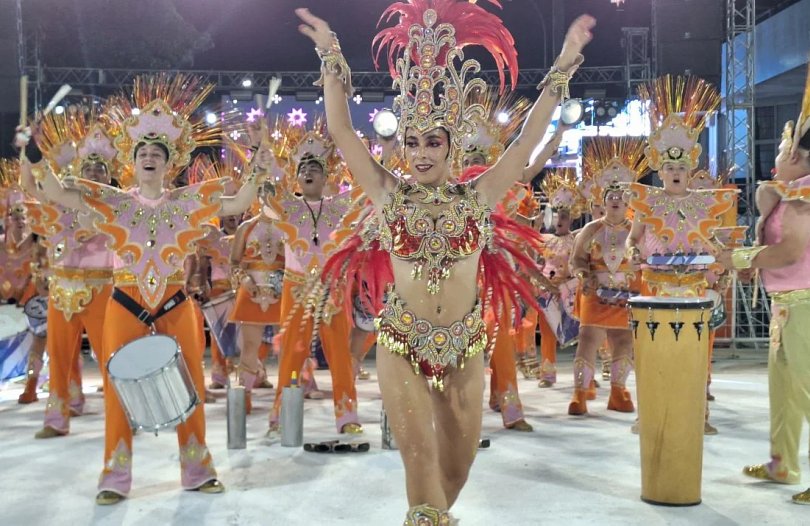 Unas 5 mil personas en la primera noche de carnavales en San Guillermo
