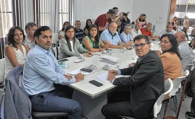 Nueva reunión paritaria entre la provincia y los docentes