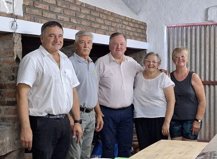Michlig entregó aportes a instituciones de Hersilia