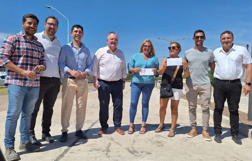 Ceres: Michlig entregó aportes gubernamentales y anunció una inversión de 1000 millones para pavimento 