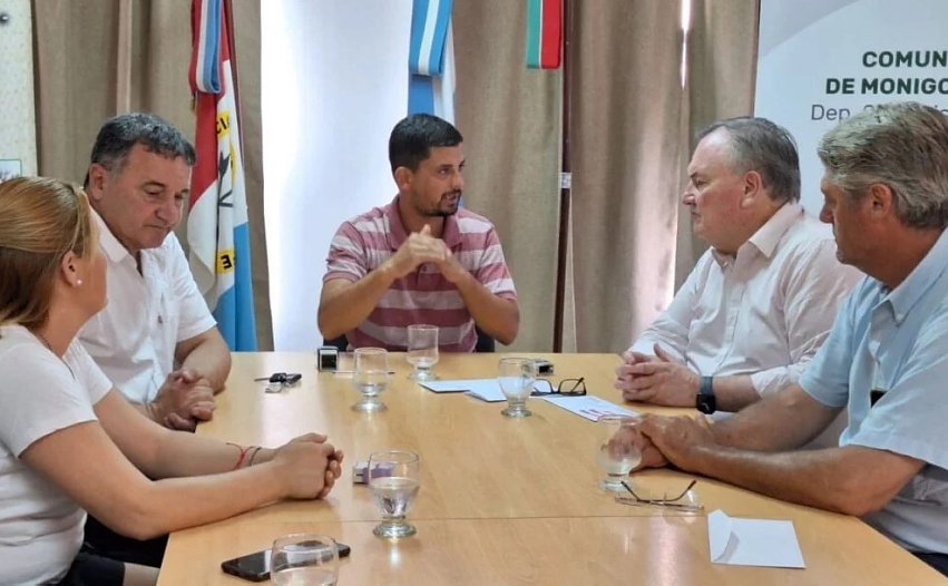 Michlig y González entregaron fondos y firmaron convenios en Monigotes y Col. Rosa