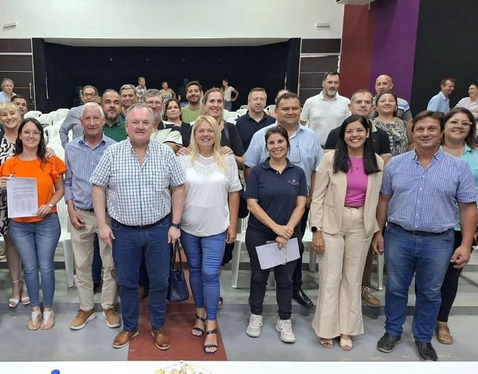 Michlig entregó aportes gubernamentales a instituciones de San Guillermo y de la región