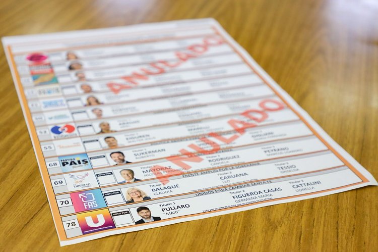 Provincia exhibió las Boletas Únicas que se utilizarán en las elecciones del 13 de abril