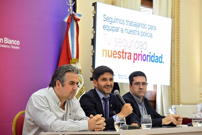 Pullaro: “La Policía utilizará armas de baja letalidad para garantizar orden en la sociedad y mayores niveles de paz”