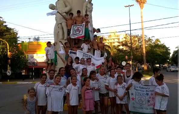Tiro nuevamente campeón de la natación regional