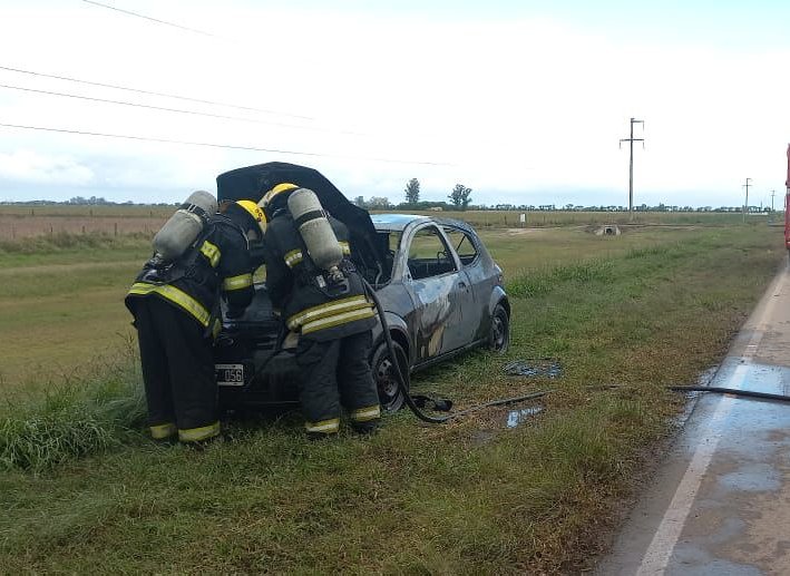 Se incendió un auto en cercanías de Freyre