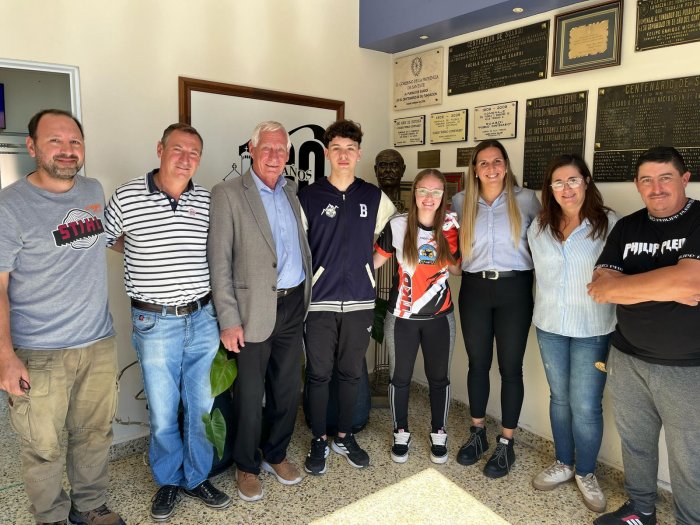 Suardi: El municipio hizo entrega de aportes a deportistas que participarán en eventos internacionales