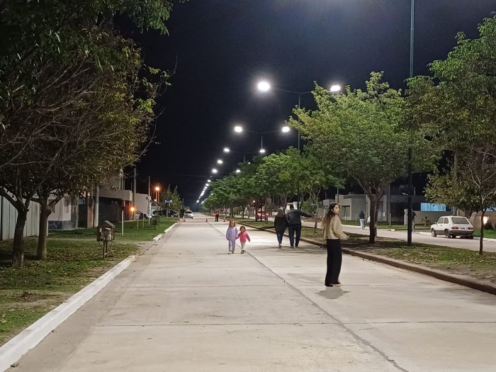 Morteros: El municipio inauguró pavimento y luminarias led en Bv. 9 de Julio