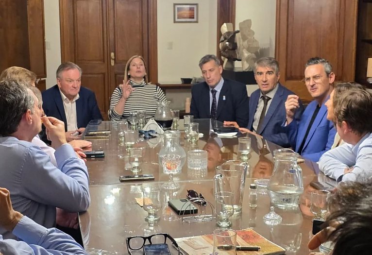 La Provincia busca créditos internacionales para continuar con la obra pública