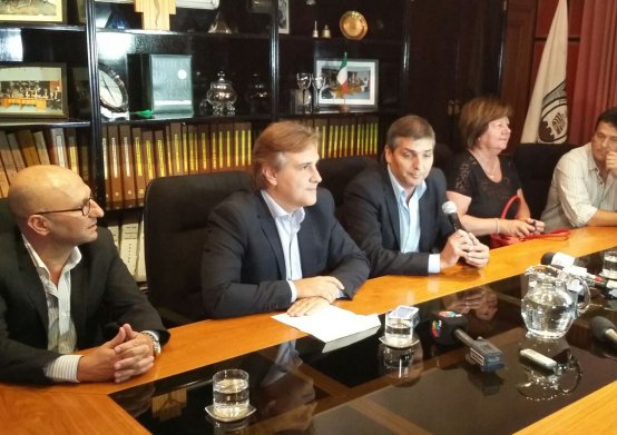 Llaryora visitó Morteros y entregó fondos para cloacas