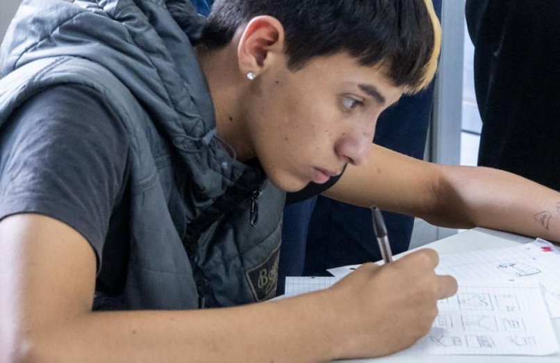 Programa “Quedate”: está abierta la inscripción a las tutorías virtuales para finalizar la secundaria

