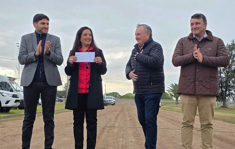 Pullaro y Michlig inauguraron obras en Moisés Ville y Las Palmeras