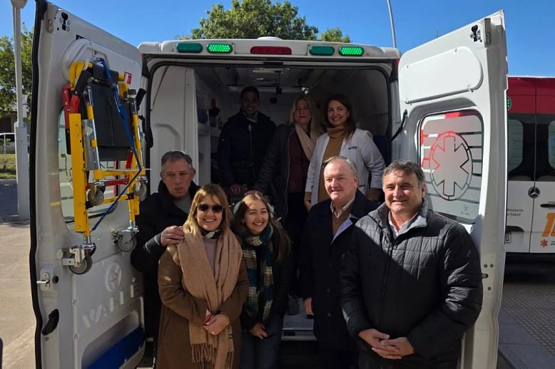 El Hospital de Ceres recibió otra ambulancia de alta complejidad para fortalecer el sistema de traslados
