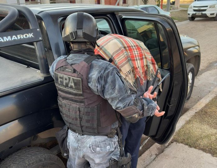 Madre e hijo detenidos por comercializar drogas en San Francisco y Frontera