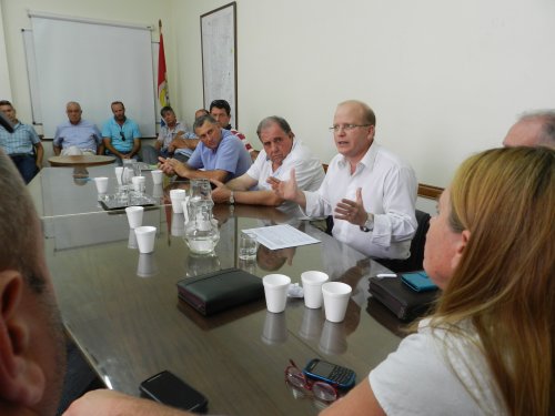 La provincia busca alternativas para comercializar la leche cruda