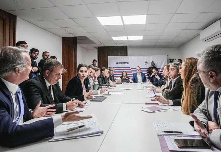 Comienzan las reuniones de comisión en la Convención Reformadora de la Constitución de Santa Fe