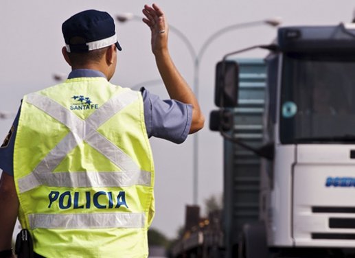 Incautan armas y restos de jabalíes a tres hombres de Rafaela