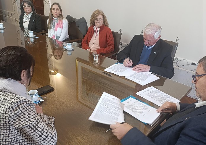 Suardi: El municipio firmó convenios con la Universidad Nacional del Litoral
