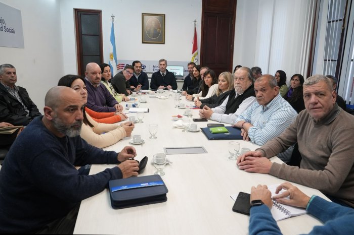El Gobierno ofreció a los docentes un aumento semestral del 7 % 