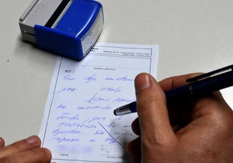 Detectan certificados de salud falsos y sancionan a empleados públicos