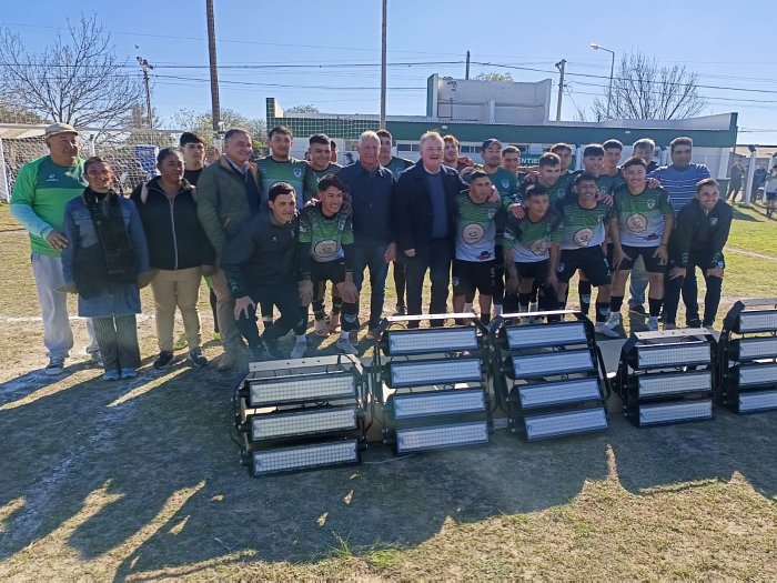 Suardi: Michlig entregó luces led a la Escuela de Fútbol de Bo. San Miguel