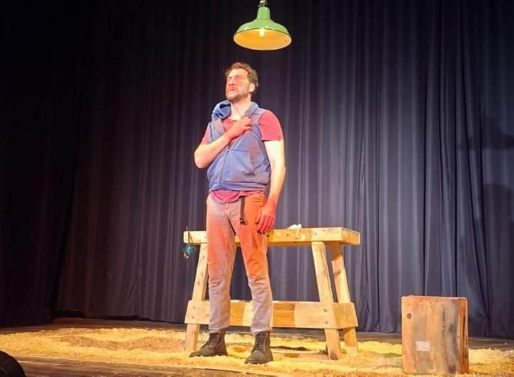 Luciano Cáceres se presentó a sala llena en Suardi