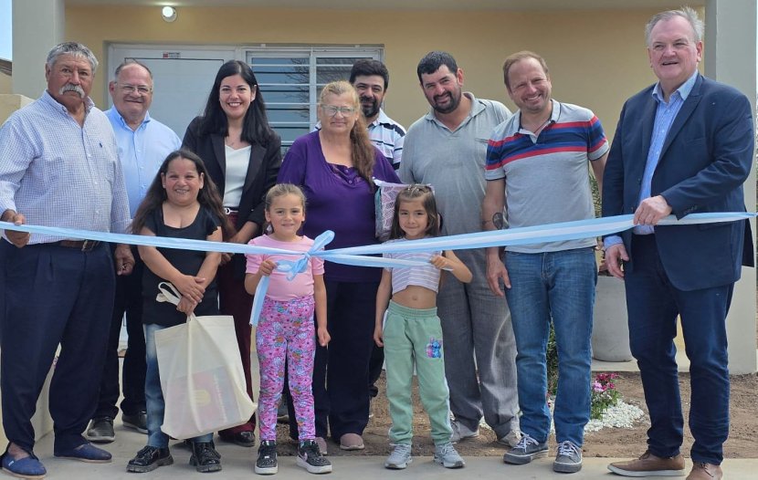 Michlig y Crivelli inauguraron viviendas en San Guillermo, Soledad y Ambrosetti