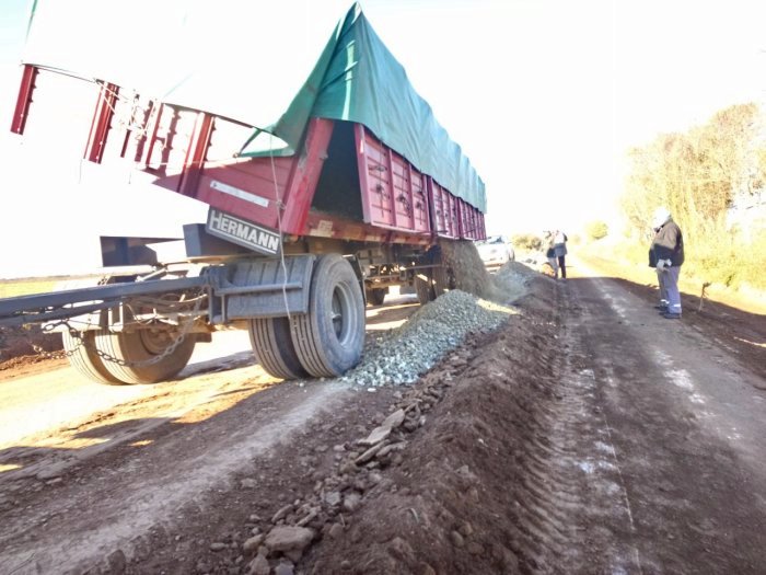Monte Oscuridad recibirá más de 400 millones para ripio del “Programa Caminos Productivos”