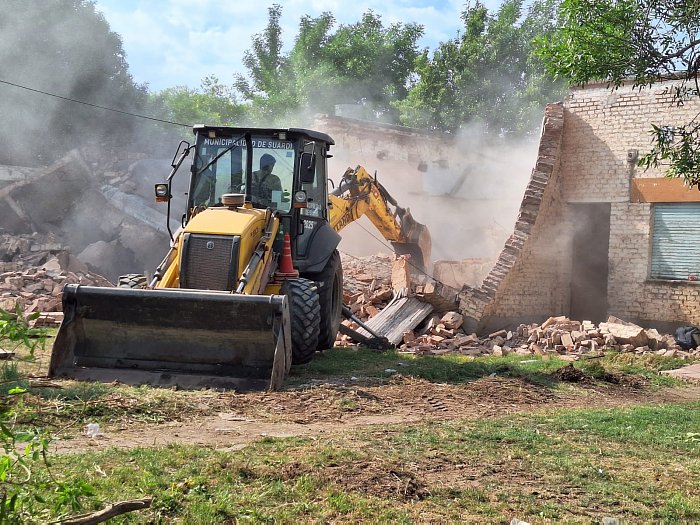 Suardi: El municipio comenzó a derrumbar un edificio histórico