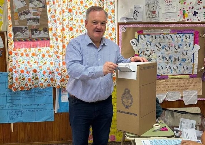 Felipe Michlig votó en Ambrosetti e instó «a concurrir a las urnas para definir el destino del país que queremos los santafesinos”