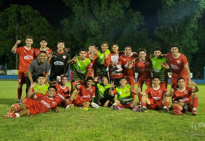 Clasificatorio: Juniors derrotó a Marina y está en semifinales