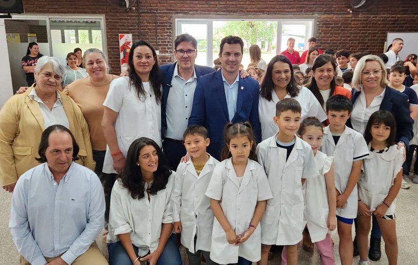 El Ministro Goity inauguró obras en escuelas de Humberto Primo