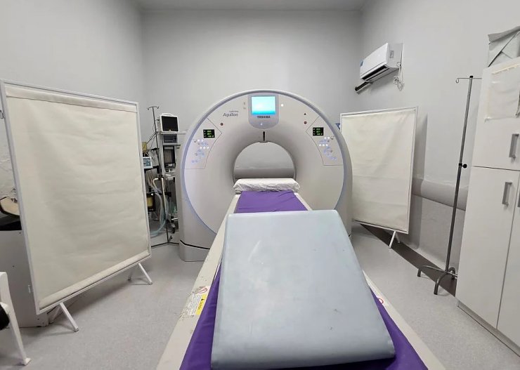 Michlig anunció que en 20 días comienza la construcción de la nueva sala de tomografía en el Hospital de San Cristóbal