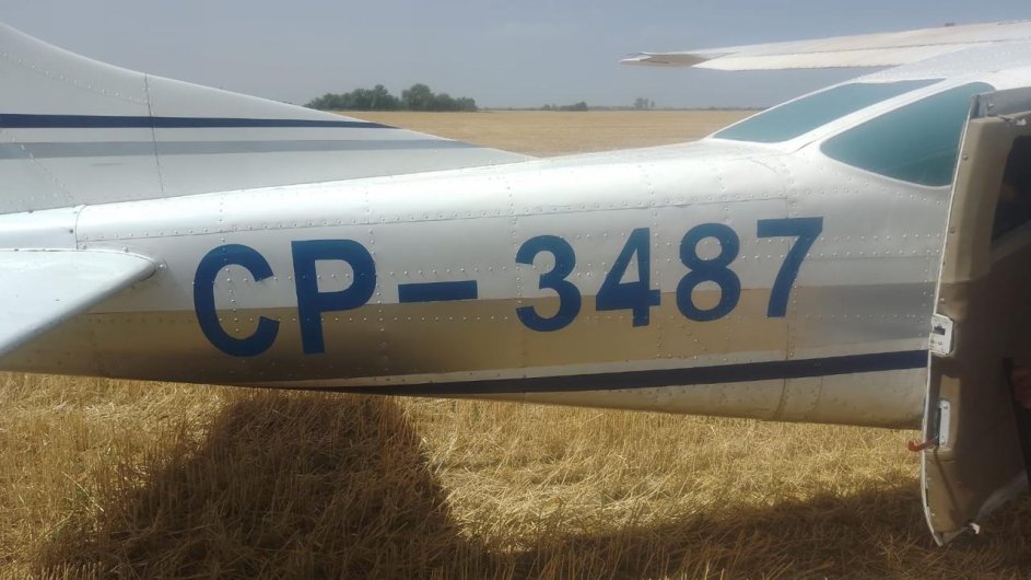 Encontraron una avioneta abandonada en un campo de Curupaytí