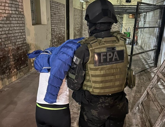 Tres detenidos por comercialización de drogas en San Francisco
