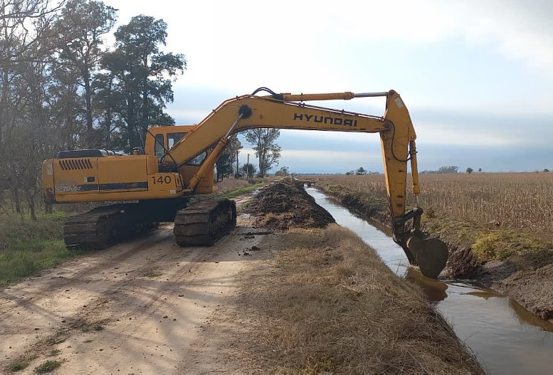 Después de 20 años, la Provincia licitó la compra de máquinas para mantenimiento de canales y obras de drenaje