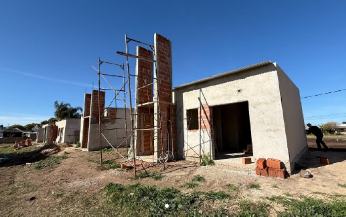 Provincia sorteó viviendas y entregó escrituras a familias de Ataliva