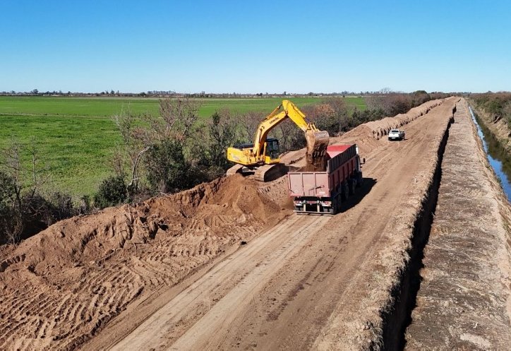 Se desarrollan las tareas finales de mejoramiento del Canal Mayor de Morteros