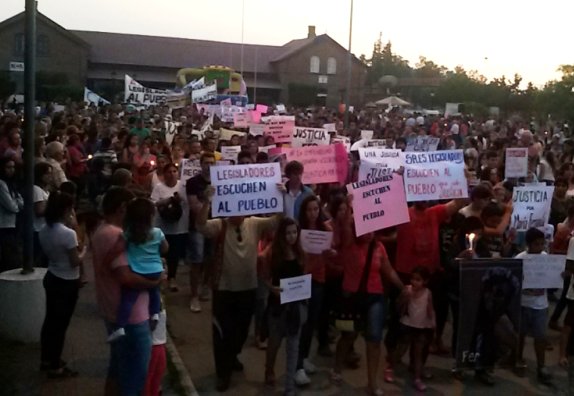 Ceres: Multitudinaria marcha pidiendo justicia por María Fernanda Chicco