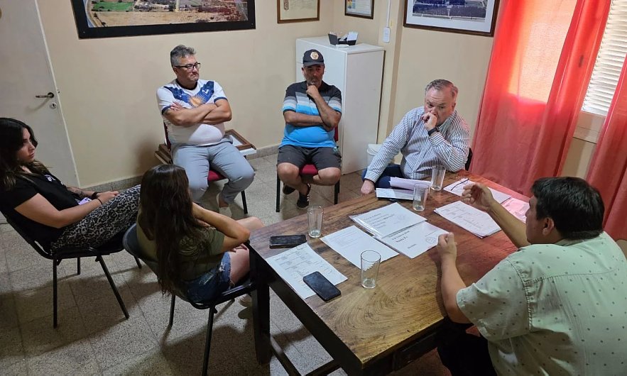 Michlig entregó aportes y mantuvo reuniones en Palacios  y Colonia Dos Rosas y La Legua 