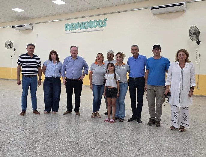 El senador Michlig visitó la Escuela de Verano de San Cristóbal y obras en la Escuela N° 408
