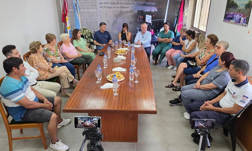 Michlig entregó aportes institucionales en Hersilia y presentó una ambulancia y un móvil policial