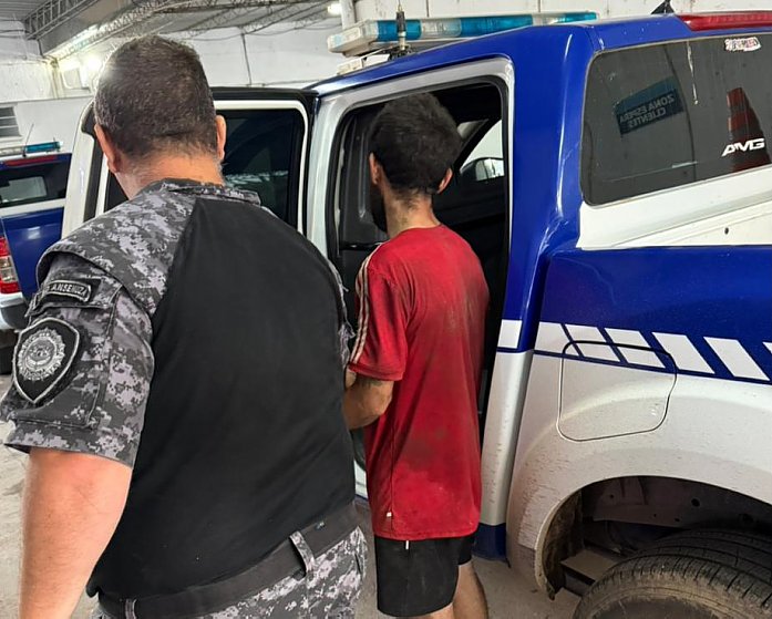 Detienen a un hombre dentro de un taller mecánico de Morteros