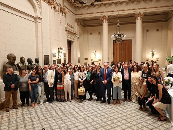 Jornada de reconocimiento a mujeres trabajadoras en la Cámara de Senadores