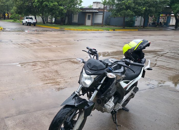 Brinkmann: Colisión entre camioneta y moto dejó solo daños materiales