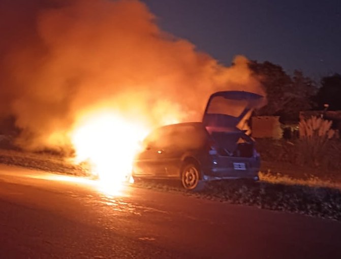 Accidente en Ruta 23 y un incendio de auto en el acceso a Col. Rosa