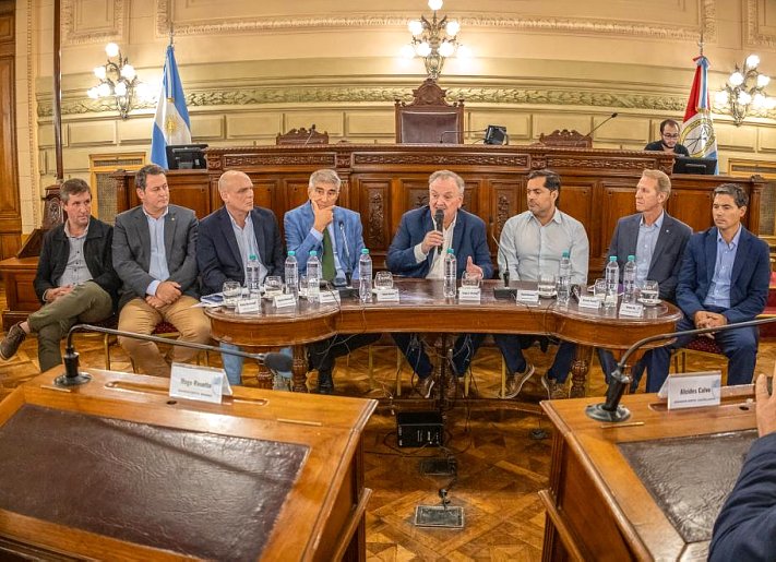 El Senado reunió a todos los sectores por la crisis de Lácteos Verónica