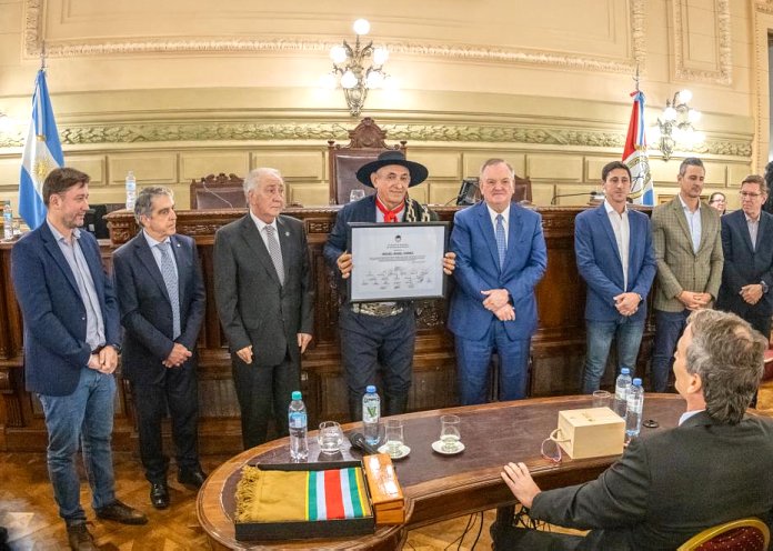 El Senado santafesino homenajeó a tres referentes de la salud y la cultura