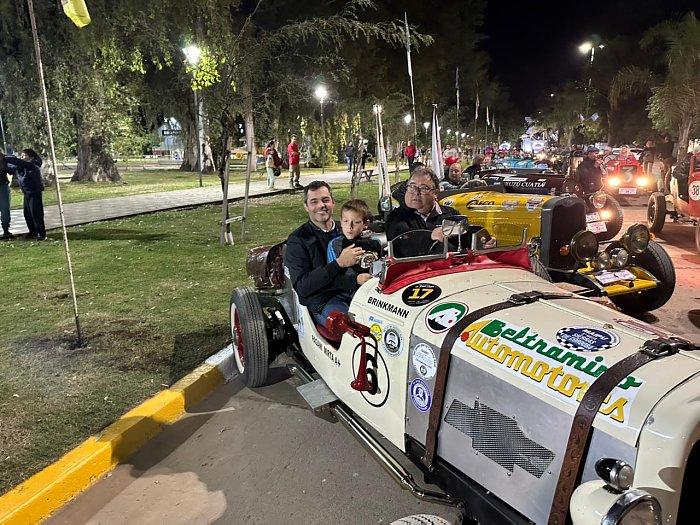 Brinkmann: Colorida largada de las baquets con gran convocatoria de público