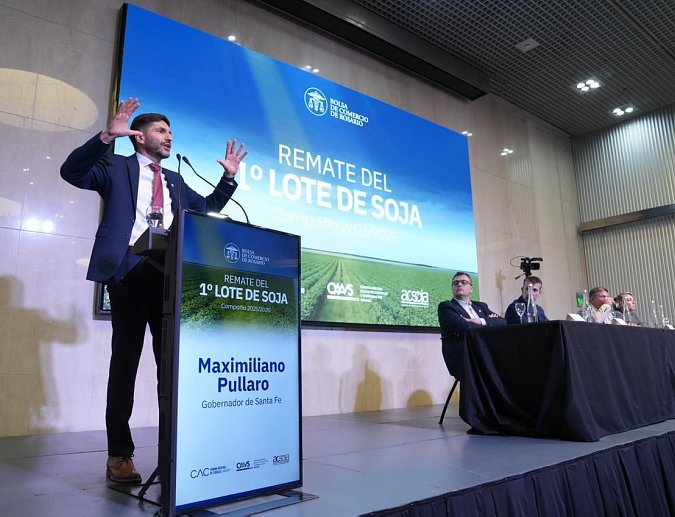 Pullaro participó del remate del primer lote de soja y defendió la inversión en infraestructura